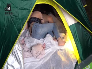 女孩与色欲狼友  林怡梦