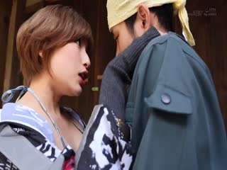 被都会絶伦辣妹集团闯入、就这样住起来的农村大肉棒M男中出造人生活