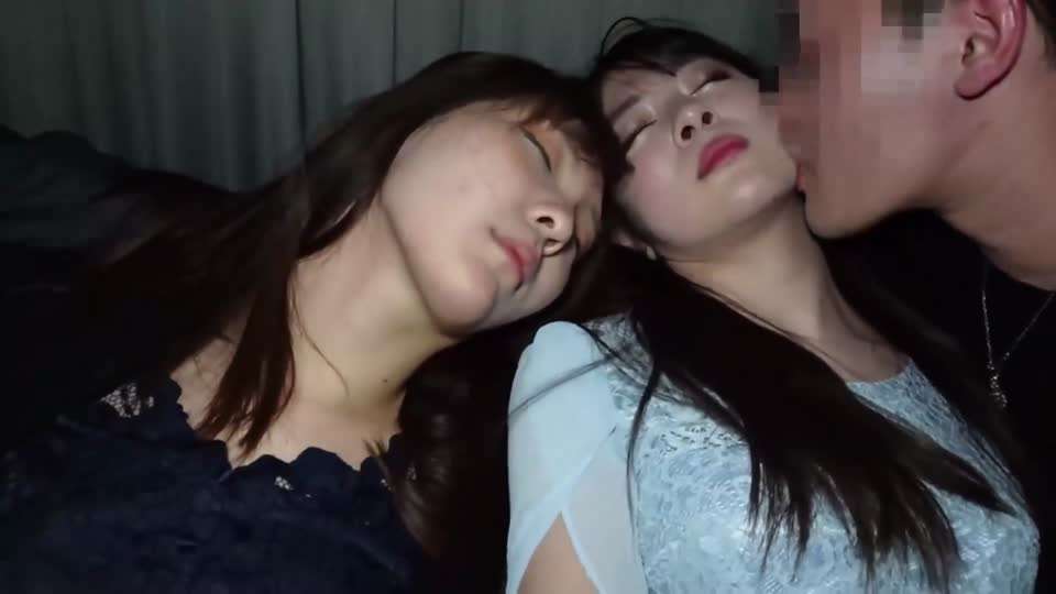 迷奸！三位美女宿醉后被人任意摆弄