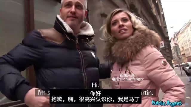 老外就是开放,夫妻正在逛街呢被男主用钱拿下美女